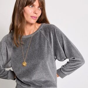 Suzi Kondi The Saba Raglan Top in Velour, Charcoal Heather XL
